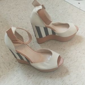 Jessica Simpson Wedges